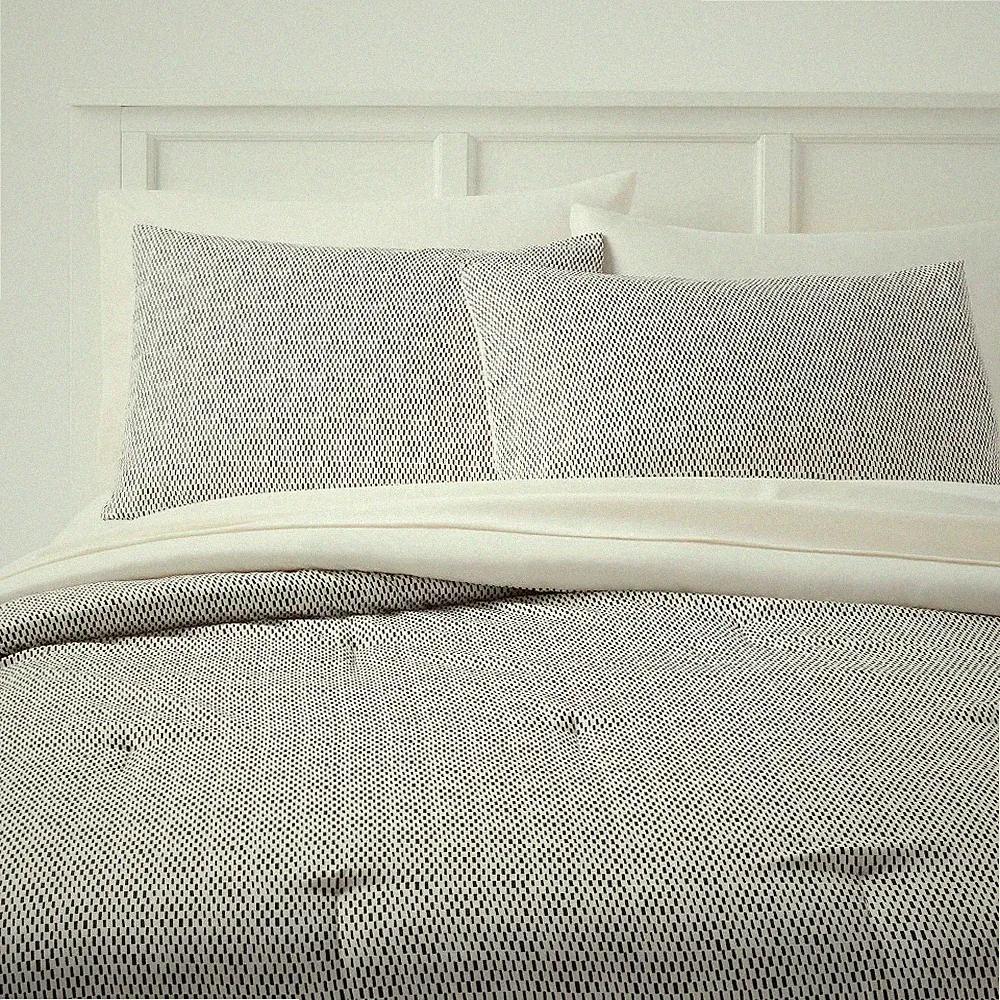 Twin/Twin Extra Long Printed Comforter Set Black/White - Room Essentials